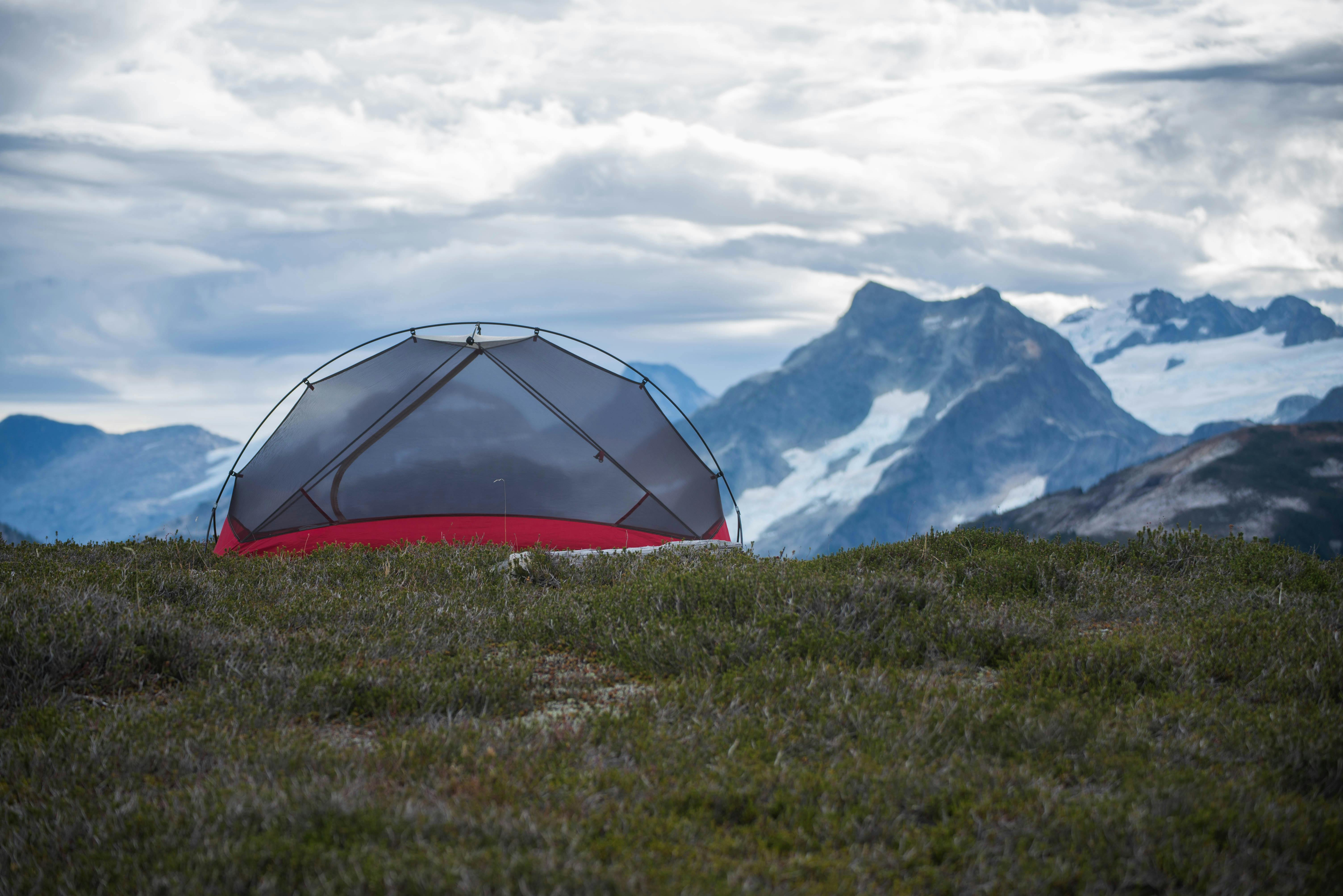 Add emphasis on the rope suspension and tree straps paragraph for Hammock Tents